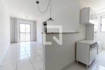 Sala de apartamento para alugar com 2 quartos, 52m² em Vila Carmosina, São Paulo