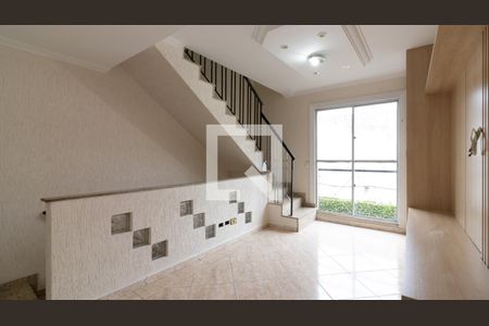 Sala de casa de condomínio para alugar com 2 quartos, 81m² em Vila Talarico, São Paulo