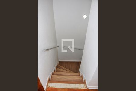 Escada de casa à venda com 3 quartos, 133m² em Vila Cruz das Almas, São Paulo