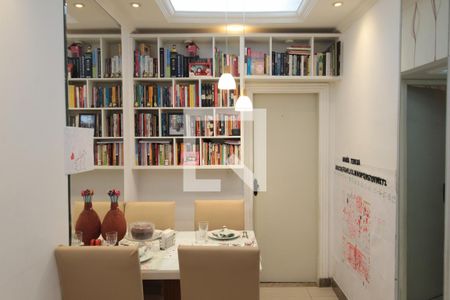 Sala de apartamento à venda com 2 quartos, 56m² em Santa Amelia, Belo Horizonte