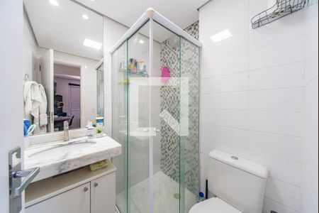Banheiro  de apartamento à venda com 2 quartos, 50m² em Parque Industriario, Santo André