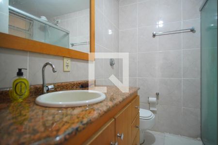 Banheiro Corredor de apartamento à venda com 2 quartos, 68m² em Bom Jesus, Porto Alegre