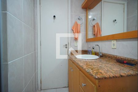 Apartamento à venda com 68m², 2 quartos e sem vagaBanheiro Corredor