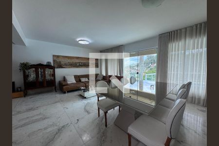 Sala de casa à venda com 4 quartos, 348m² em Mangabeiras, Belo Horizonte