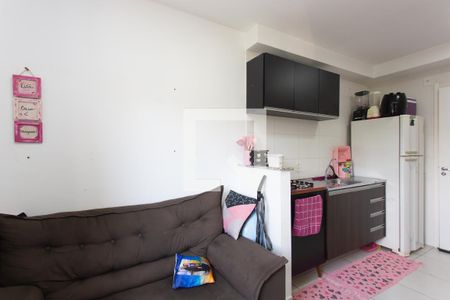 Sala / Cozinha  de apartamento à venda com 2 quartos, 33m² em Vila Carmosina, São Paulo