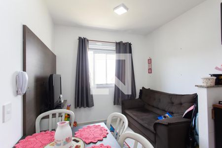 Sala / Cozinha  de apartamento à venda com 2 quartos, 33m² em Vila Carmosina, São Paulo