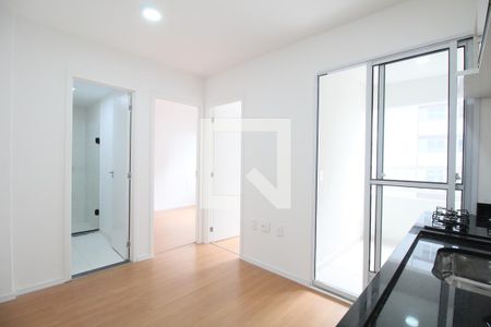Sala/Cozinha de apartamento para alugar com 2 quartos, 28m² em Jardim Monte Kemel, São Paulo