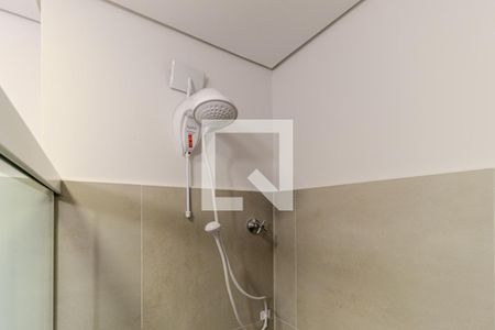 Banheiro Social de kitnet/studio para alugar com 1 quarto, 33m² em República, São Paulo