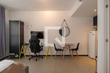Sala/Quarto de kitnet/studio para alugar com 1 quarto, 27m² em Consolação, São Paulo