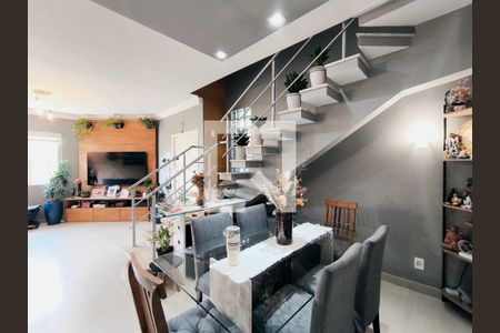 Sala de casa de condomínio à venda com 3 quartos, 160m² em Medeiros, Jundiaí