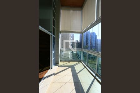 varanda da sala  de apartamento à venda com 3 quartos, 253m² em Vila Andrade, São Paulo