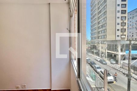 Sala de apartamento para alugar com 2 quartos, 66m² em Gonzaga, Santos