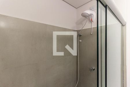 Banheiro Social de kitnet/studio para alugar com 1 quarto, 33m² em República, São Paulo