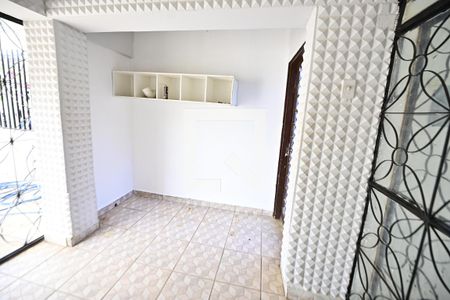 Entrada de casa para alugar com 2 quartos, 250m² em Setor Coimbra, Goiânia
