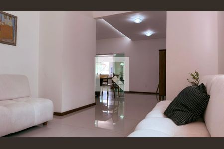 Sala  de casa à venda com 3 quartos, 600m² em Várzea, Lagoa Santa