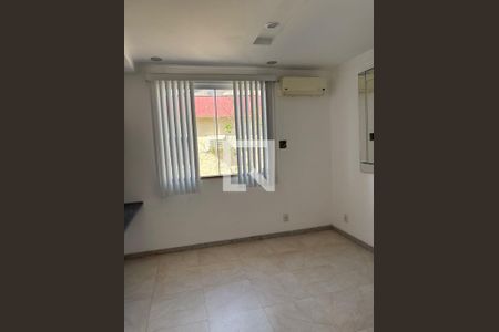 Sala de casa de condomínio à venda com 4 quartos, 280m² em Recreio dos Bandeirantes, Rio de Janeiro
