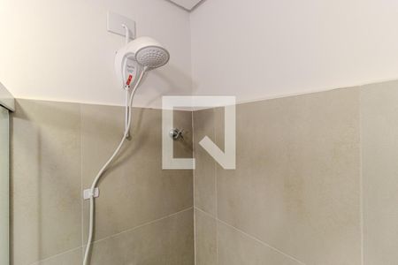 Banheiro de kitnet/studio para alugar com 1 quarto, 33m² em República, São Paulo