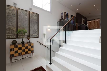 Hall de entrada de casa de condomínio à venda com 4 quartos, 420m² em Jardim Leonor, São Paulo