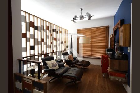 Sala Intima de casa de condomínio à venda com 4 quartos, 420m² em Jardim Leonor, São Paulo