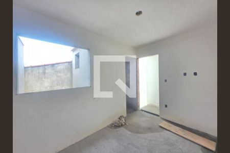 Casa à venda com 3 quartos, 100m² em Vila Nhocuné, São Paulo