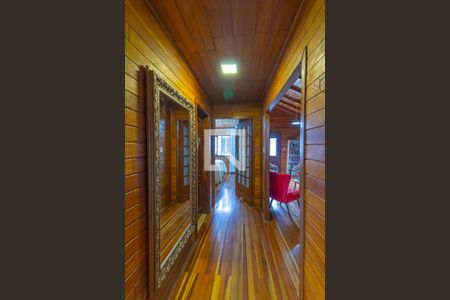 Corredor de casa à venda com 2 quartos, 100m² em Niterói, Canoas