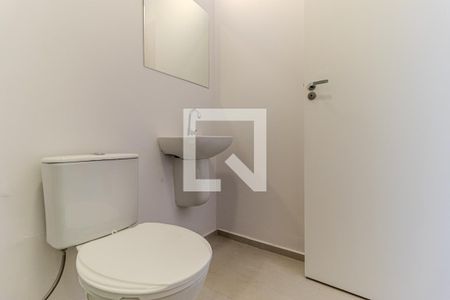 Banheiro Social de kitnet/studio para alugar com 1 quarto, 27m² em República, São Paulo