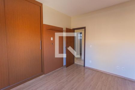 Quarto 1 de casa à venda com 2 quartos, 109m² em São Marcos, Belo Horizonte