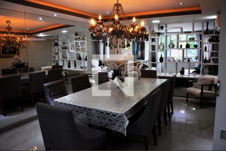 Sala de Jantar de casa para alugar com 3 quartos, 241m² em Jardim Regina, São Paulo