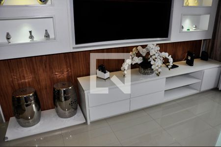 Sala de casa para alugar com 3 quartos, 241m² em Jardim Regina, São Paulo