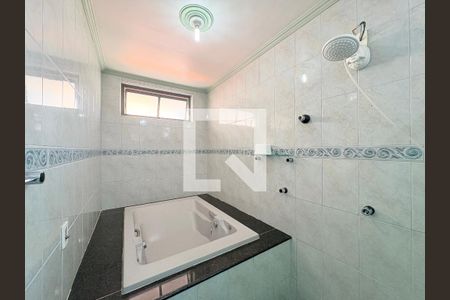 Banheiro da Suíte de casa à venda com 3 quartos, 200m² em Jardim Florestal, Jundiaí
