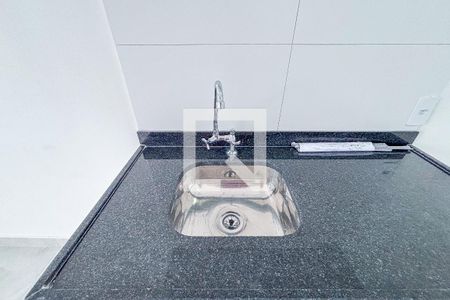 Sala/Cozinha de kitnet/studio à venda com 1 quarto, 28m² em Pinheiros, São Paulo