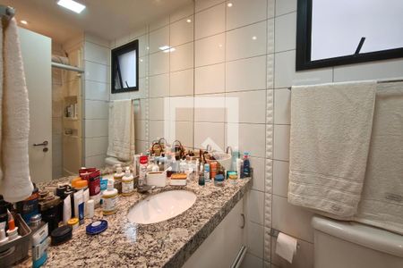 Banheiro Suíte de apartamento à venda com 3 quartos, 73m² em Cambuí, Campinas