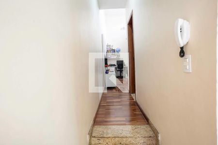 Corredor de casa à venda com 3 quartos, 210m² em Castelo, Belo Horizonte