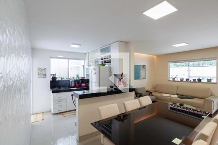 Sala 1 de casa à venda com 3 quartos, 210m² em Castelo, Belo Horizonte