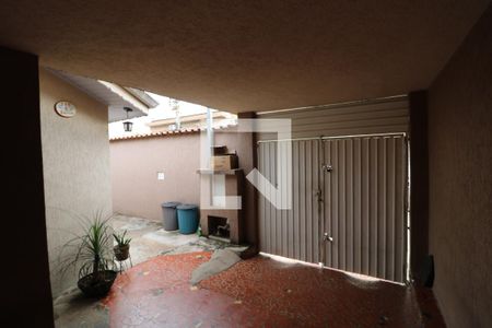 Garagem de casa à venda com 3 quartos, 138m² em Jardim Vila Formosa, São Paulo