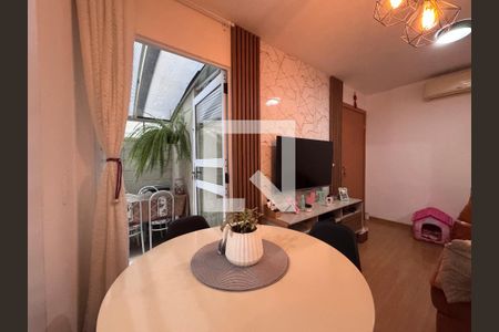 Apartamento à venda com 2 quartos, 58m² em Santos Dumont, São Leopoldo