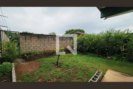Quintal de casa à venda com 3 quartos, 600m² em Medeiros, Jundiaí