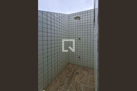 Ducha de apartamento para alugar com 2 quartos, 72m² em Vila Assuncao, Praia Grande