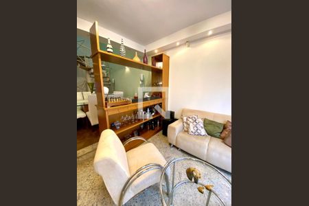 Casa à venda com 4 quartos, 380m² em Vila Lucia, São Paulo