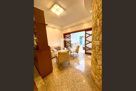 Casa à venda com 4 quartos, 380m² em Vila Lucia, São Paulo