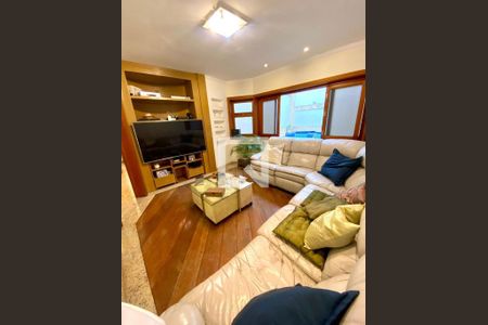 Casa à venda com 4 quartos, 380m² em Vila Lucia, São Paulo