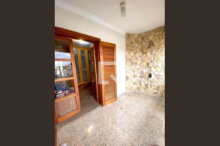 Casa à venda com 4 quartos, 380m² em Vila Lucia, São Paulo