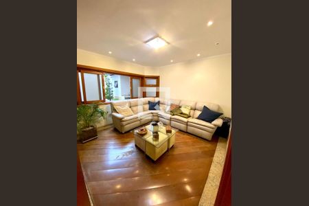 Casa à venda com 4 quartos, 380m² em Vila Lucia, São Paulo