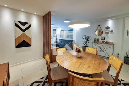 Sala de apartamento à venda com 3 quartos, 128m² em Camboinhas, Niterói