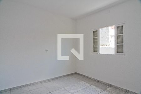 Quarto de casa para alugar com 1 quarto, 60m² em Parque Maria Domitila, São Paulo