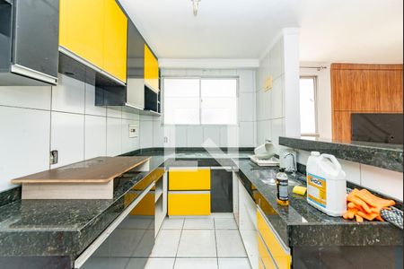 Cozinha de apartamento à venda com 2 quartos, 100m² em Camargos, Belo Horizonte