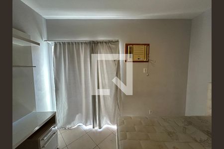 Quarto 1 de casa para alugar com 3 quartos, 160m² em Vila Valqueire, Rio de Janeiro