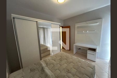 Quarto 1 de casa para alugar com 3 quartos, 160m² em Vila Valqueire, Rio de Janeiro
