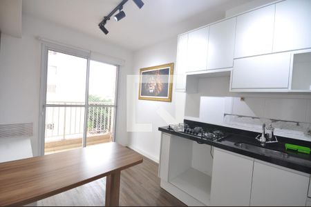 Sala/Cozinha de apartamento à venda com 1 quarto, 29m² em Parque Vitoria, São Paulo