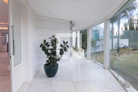 varanda sala  de casa de condomínio para alugar com 4 quartos, 470m² em Alphaville Nova Lima, Nova Lima